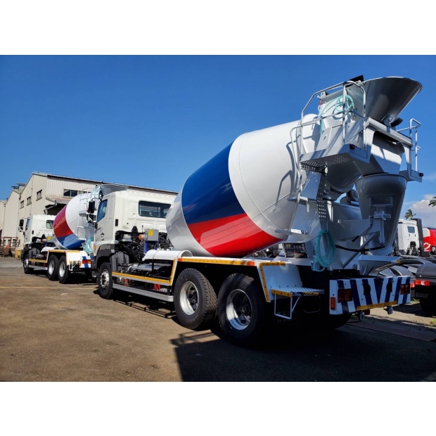 預拌混凝土攪拌車尾部設備展示