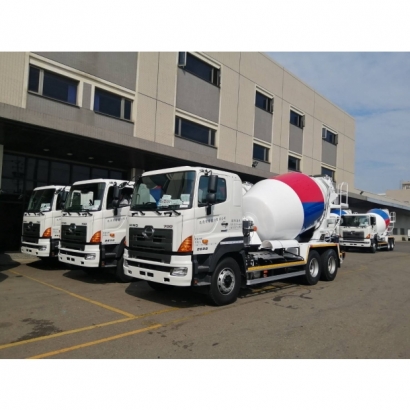 預拌混凝土運輸車廠區作業畫面